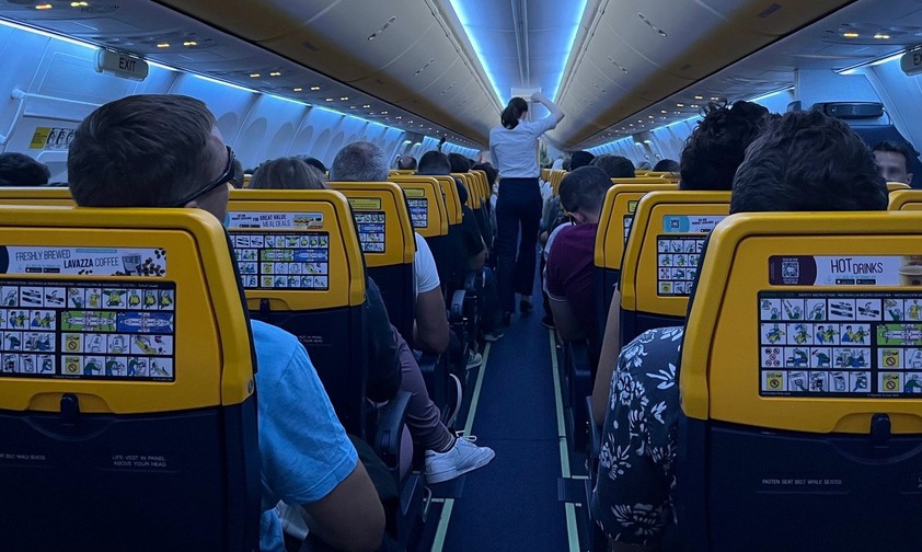 Boeing 737 Max-8-200 von Ryanair: Passagiere von RK8288 erlebten am 3. Juni eine Odyssee durch Europa.