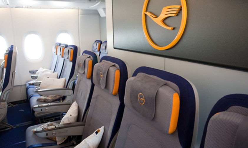 Economy-Class in einer A380: Wer reserviert, der zahlt. Zumindest auf der Langstrecke.