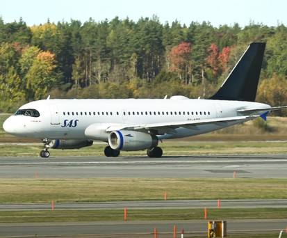 Airbus A319 von SAS in Hybrid-Bemalung: Schwarz kommt sonst nicht vor.