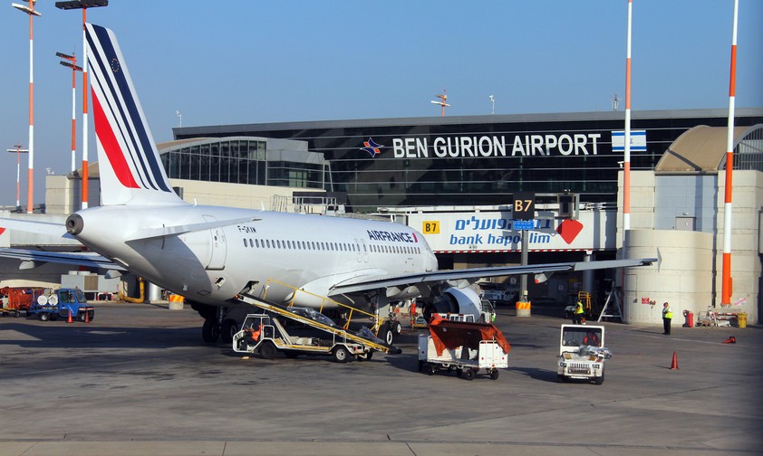 Flugzeug von Air France am Flughafen Tal Aviv: Verschieden Doppelstaatsangehörige dürfen nicht mehr nach Israel.
