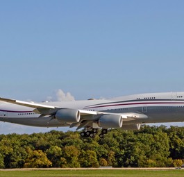 Boeing 747-8 mit dem Kennzeichen A7-HBJ: Bekommt sie Donald Trump als Übergangs-Air Force One?