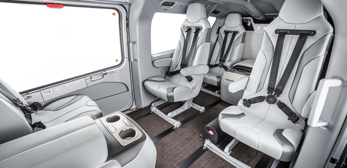 ... aber zumindest ist das Interieur des Privat-Helis vegan.