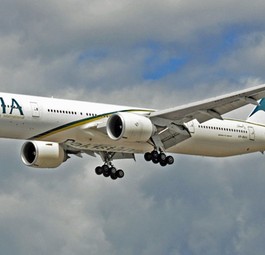 B777 von Pakistan International Airlines: Eine hatte Beulen, eine technische Probleme.