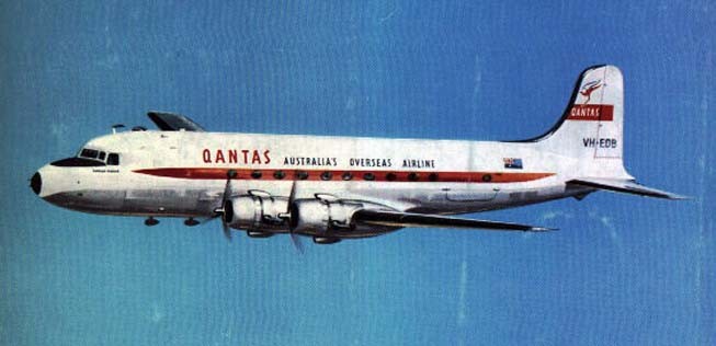 DC-4 von Qantas mit einem dem frühesten Erscheinungsbilder der australischen Airline.
