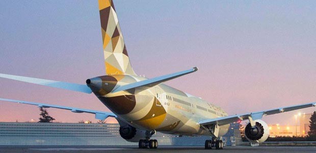 Flugzeug von Etihad: Die Airline aus Abu Dhabi will noch mehr Passagiere auf mehr Strecken befördern.