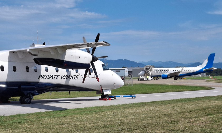 do328 private wings e170 peoples