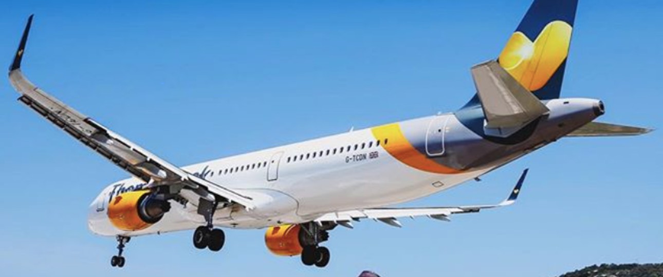 Flughafen Skiathos (Symbolbild): Warnschilder weisen auf den Luftstoß hin.