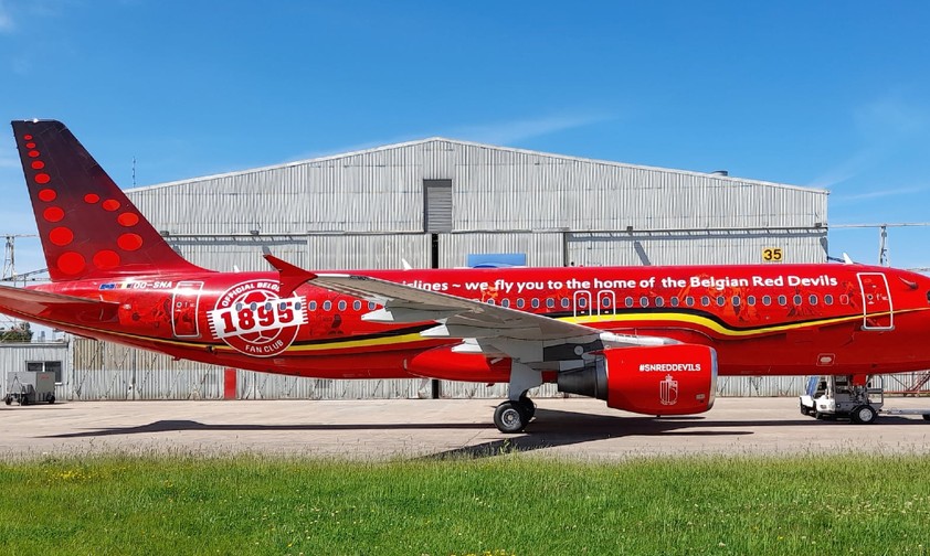 Brussels Airbus A320 mit dem Kennzeichen OO-SNA in seiner neuen Lackierung. Vorher ...