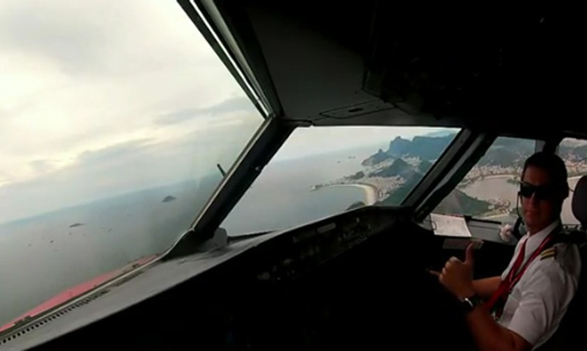 Cockpit-Kamera: Den Piloten gefällt die Aussicht offenbar auch.
