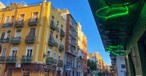 Cooles Quartier in Valencia: Letzte Sonnenstrahlen streicheln die Calle de Cuba im Viertel Ruzafa.