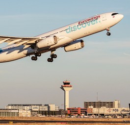 Jet von Eurowings Discover: Ein Teil des Names größer als der andere.
