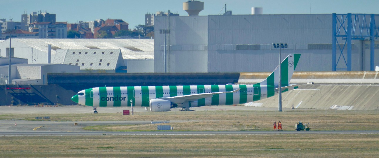 Condors künftige D-ANRR am 14. Oktober bei Airbus in Toulouse: einer der überprüften und verzögerten A330 Neo.
