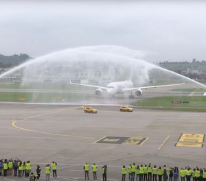 airbus a350 swiss zuerich wassersalut