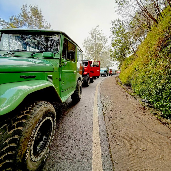 Jeep Traffic Jam am Mount Bromo Java