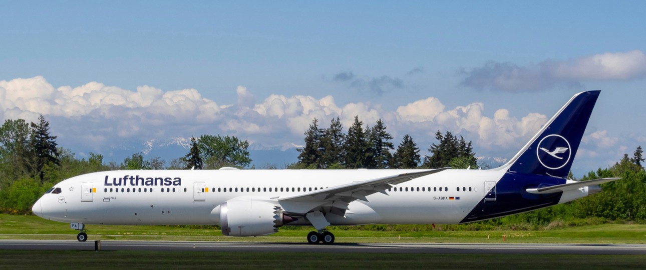 Boeing 787-9 für Lufthansa: Warten auf die D-ABPA.