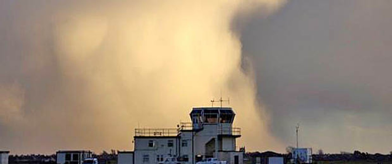 Kontrollturm des Blackpool International Airport: Am 15. Oktober schliesst der Flughafen.