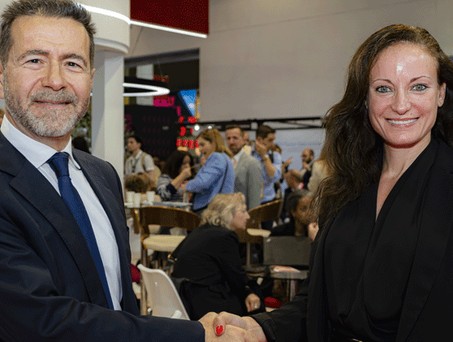 David Samuel, Chairman & CEO Fornova und Noemi Gómez, Senior Vice President Global Commercial Planning WebBeds