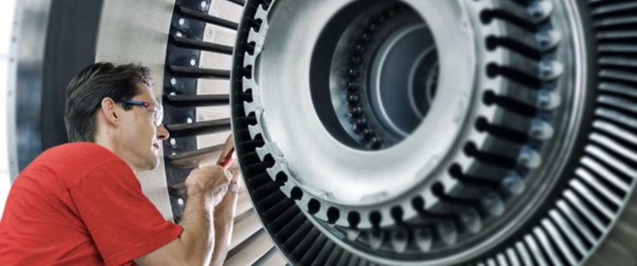 Arbeiter bei SR Technics: Wie viele Stellen gehen verloren?
