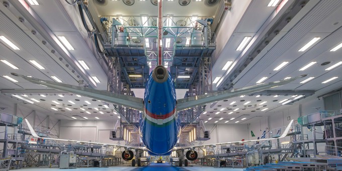Die Maschine hat gerade bei Airbus in Hamburg ...