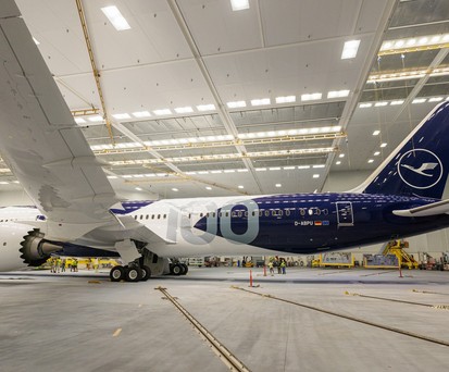 lufthansa dreamliner boeing 787 9 100 jahre lackierung 01