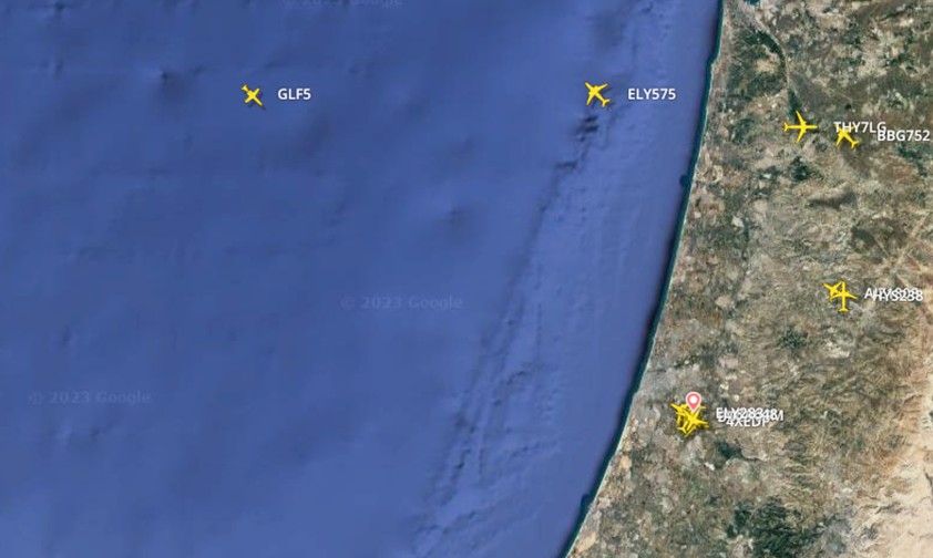 Die Region rund um den Flughafen Tel Aviv am 7. Oktober um 22:02 Uhr (MESZ): Wenig Verkehr.