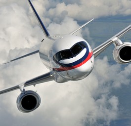 Der Superjet ist keine Neuentwicklung, aber er soll sich zu einem russischeren Flieger wandeln - unter anderem mit dem Triebwerk PD-8, das ebenso wie das größere PD-35 auf der Basis des PD-14 entsteht. Die Regierung will den Anteil russischer Komponenten am Superjet auf 50 bis 60 Prozent erhöhen.