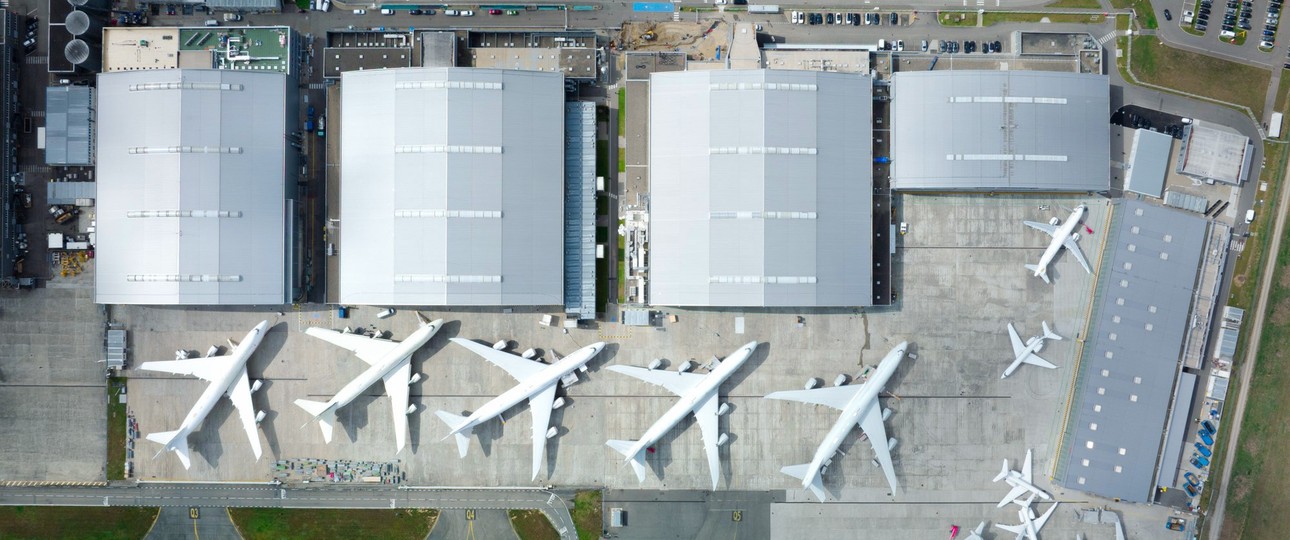 Die fünf Boeing 747 bei Amac Aerospace: Großer Besuch in Basel.