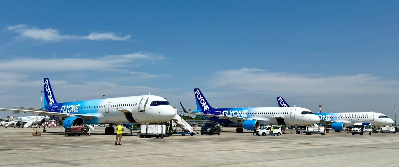 Die drei neuen Flugzeuge von Flyone: Sie tragen die neue Lackierung.