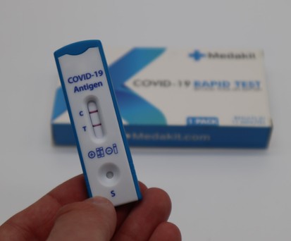 Positiver Covid-19-Test: So darf man nicht an Bord.