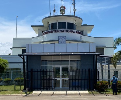 Der Flughafen Colombo Ratmalana vom Vorfeld aus gesehen.