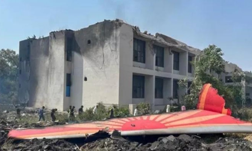 Trümmer von Air-India-Flug AI171: Was führte zum Absturz.