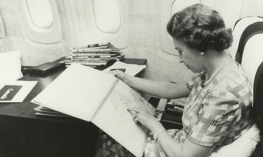 Elizabeth II. an Bord einer Concorde: Die Queen hat viele Modelle gesehen.