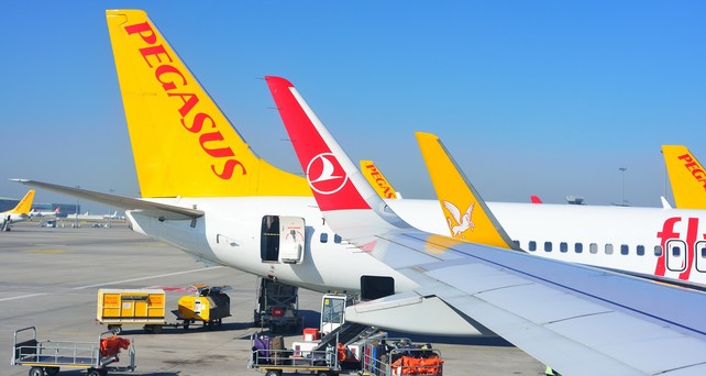 Flugzeuge von Pegasus Airlines und Turkish Airlines: Beide Airlines verzichten dauerhaft auf Flüge nach Israel.
