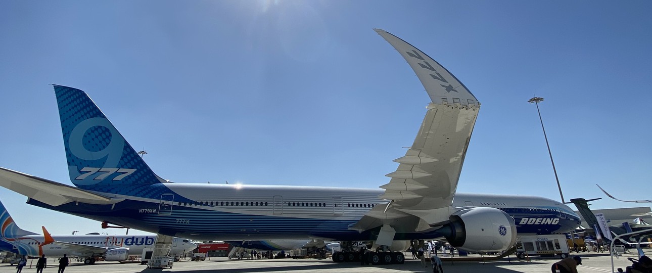 Boeing 777X, hier bei der Dubai Air Show 2021: Damals war die erste Auslieferung für Ende 2023 vorgesehen.