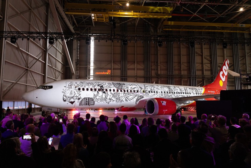 Die Tattoo-Boeing 737 von Corendon Dutch: Bald auf Strecke.