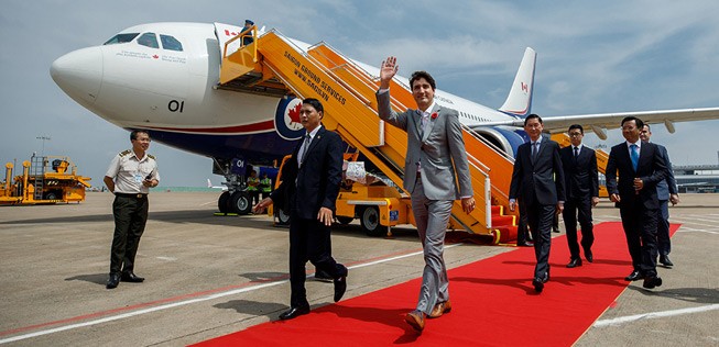 Kanadas Premierminister Justin Trudeau bei der Ankunft in Vietnam im November 2017: Ein A310 ist in Kanada noch als Can Force One im Einsatz.