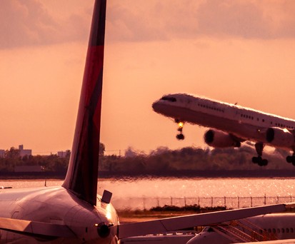 Flugzeuge: Extreme Hitze kann Flugpläne verändern.