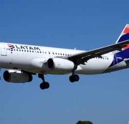 Airbus A320 von Latam Argentina: Am Boden.