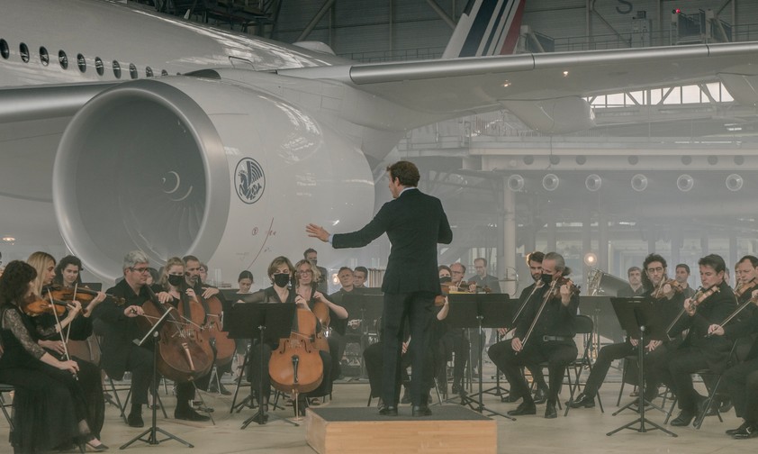 Daniel Harding: Er dirigierte auch schon im Hangar. 