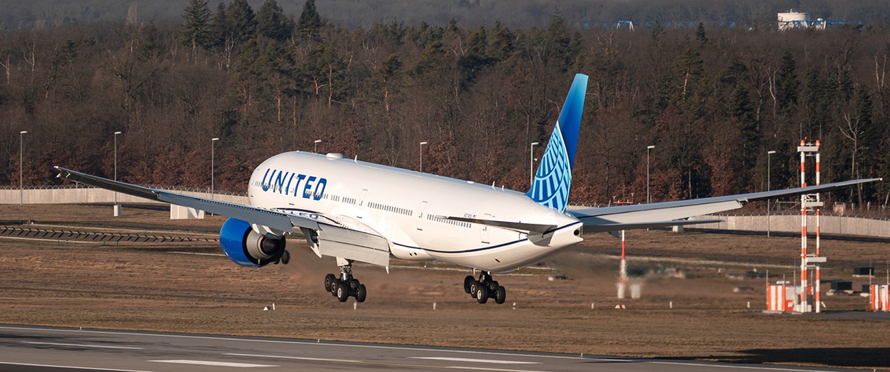 United Airlines setzt die Nummer auf Flügen von San Francisco nach Singapur ein. Es ist eine relativ neue, aber mit einer Länge von 13.592 Kilometern eine der längsten Flugrouten, die es aktuell gibt.