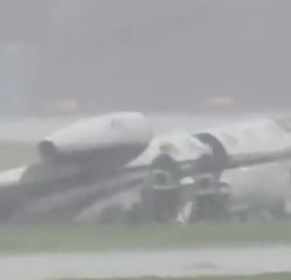 Learjet verunglückt in Mumbai - Flughafen zeitweise geschlossen