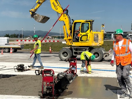 Es wird gearbeitet am FLughafen Basel/Mulhouse. 