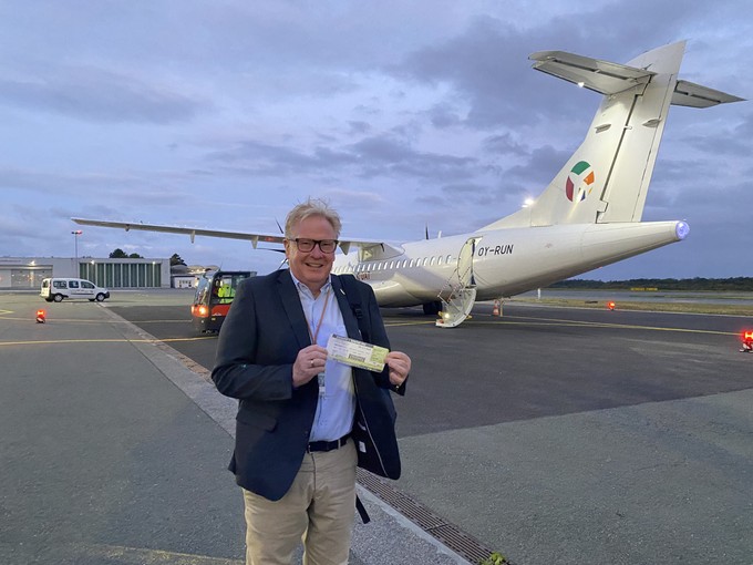 Skyhub-PAD-Chef Klaus Marx vor dem morgendlichen Abflug der ATR 72 von DAT nach München.