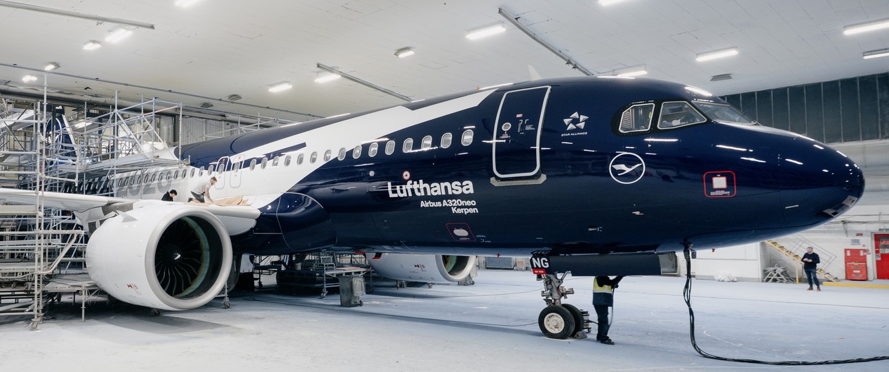 Lufthansas D-AING: Der Airbus A320 Neo trägt nun 100-Jahre-Bemalung und den Namen Kerpen.