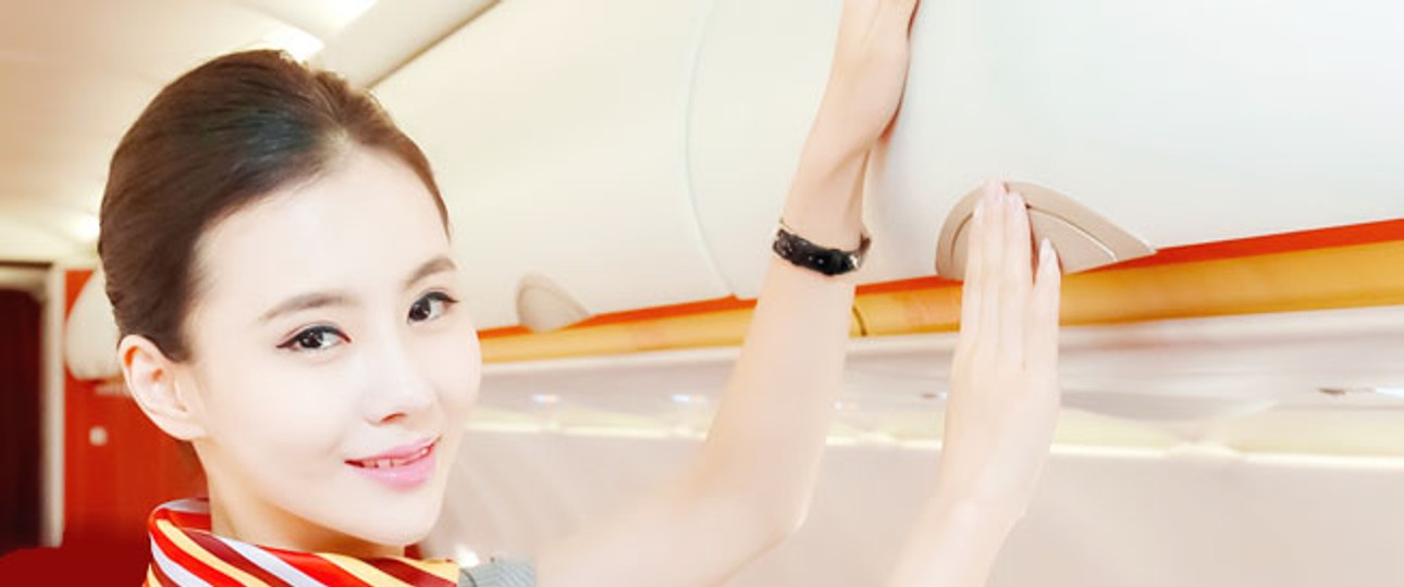 Flugbegleiterin von Tianjin Airlines: Künftig soll sie nur noch Airbus fliegen.