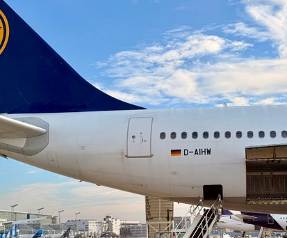 Die D-AIHW von Lufthansa: Der Airbus A340-600 machte die Dernière.