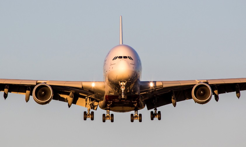 Viele Airlines nutzen die Nummer aber für Interkontinental-Flüge. Emirates-Flug EK1 etwa landet aus Dubai kommend in London-Heathrow...