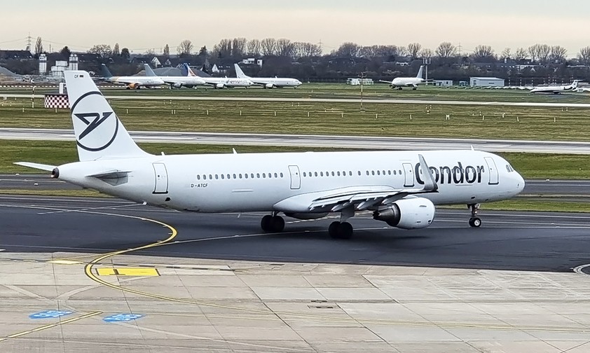 Flug DE1226 in Düsseldorf: Eigentlich fliegt Condor von hier nicht nach Frankfurt, wegen dem Streik tat es der Ferienflieger - so mit diesem A321.