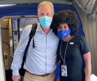 American-Chef rührt Southwest-Flugbegleiterin zu Tränen