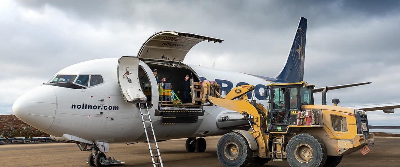 Die fünf ältesten zivilen Boeing 737, die noch aktiv sind: Die 737-200 C mit dem Kennzeichen C-GNRD von Nolinor Aviation ist 44 Jahre alt und wird als Cargoflieger genutzt.